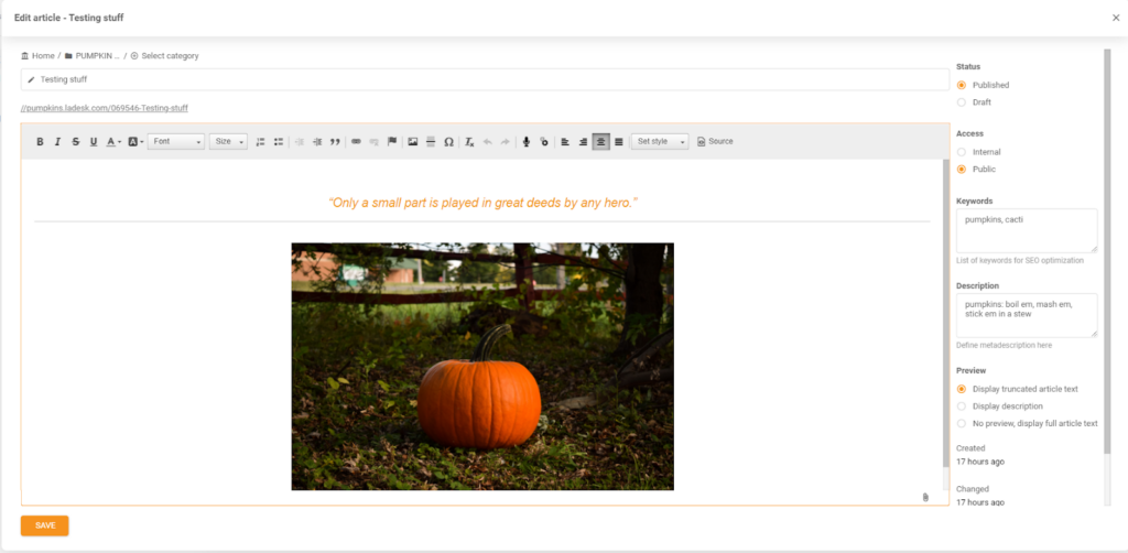 Utilizando el editor WYSIWYG para crear artículos de base de conocimientos con imágenes, diversas fuentes y colores de texto.